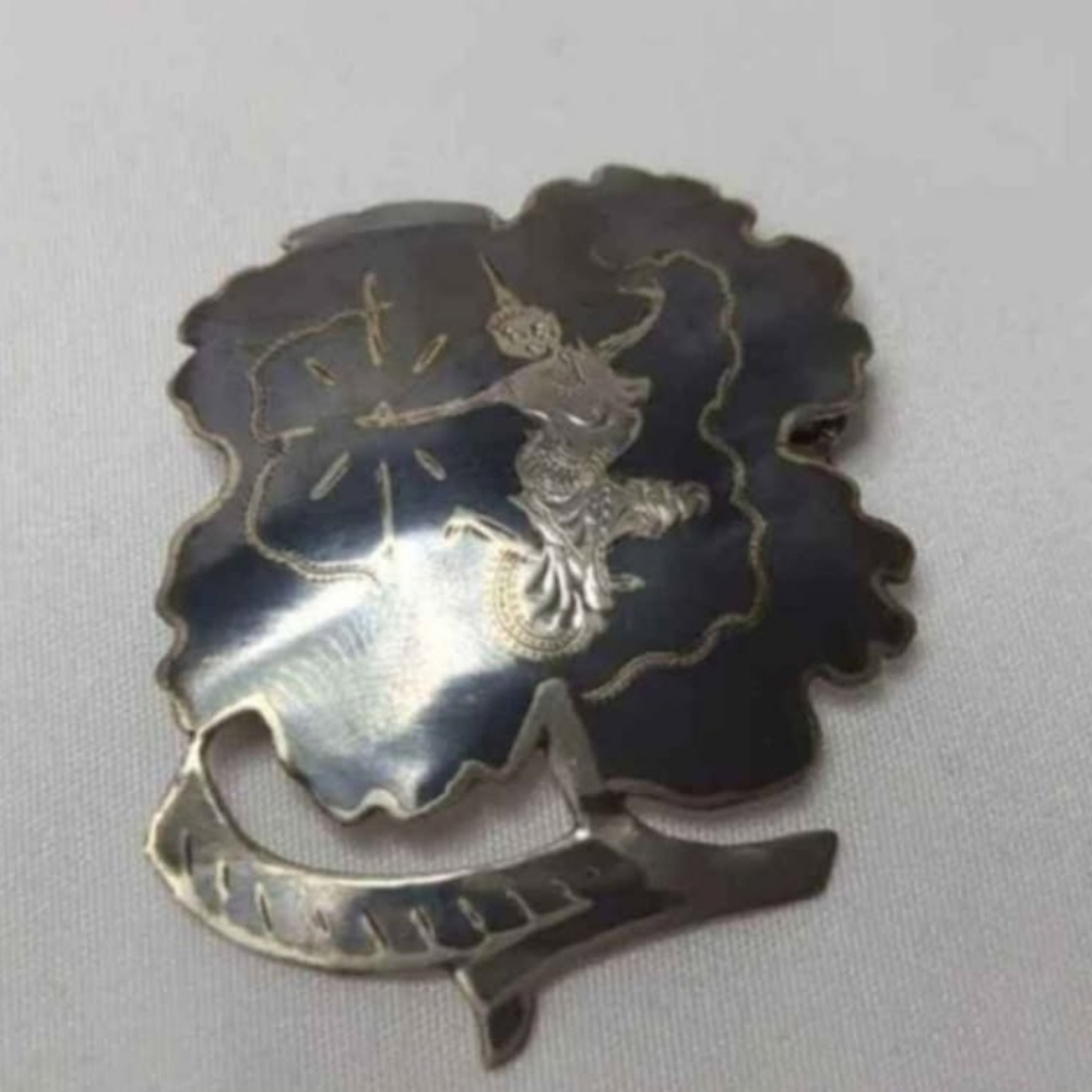 Siam Sterling Princess Pendant / Brooch